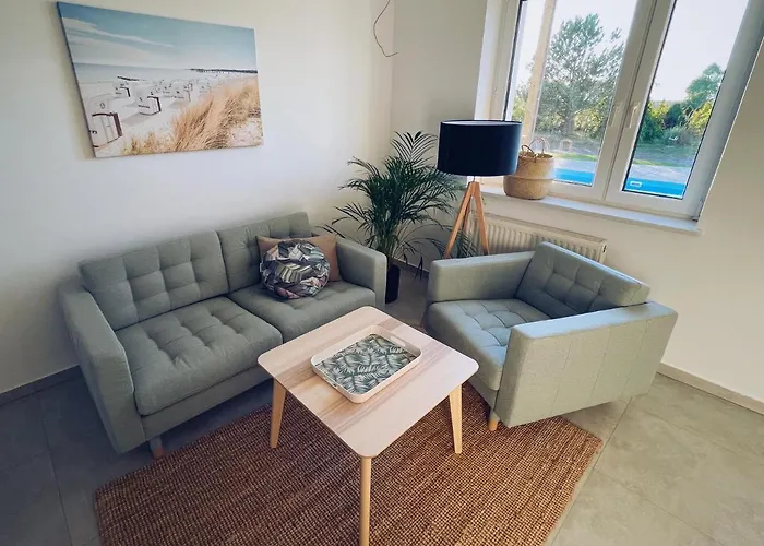 Ostrovia - Nad Morzem 招待所 奥斯特罗沃