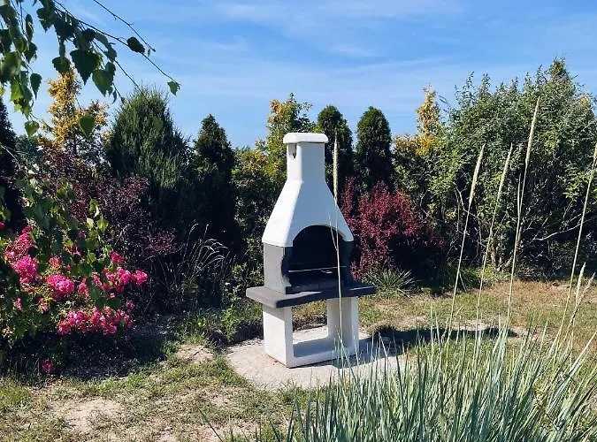 Ostrovia - Nad Morzem 招待所 奥斯特罗沃