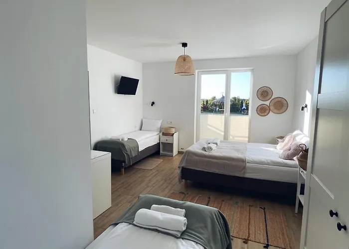 Ostrovia - Nad Morzem 招待所 奥斯特罗沃