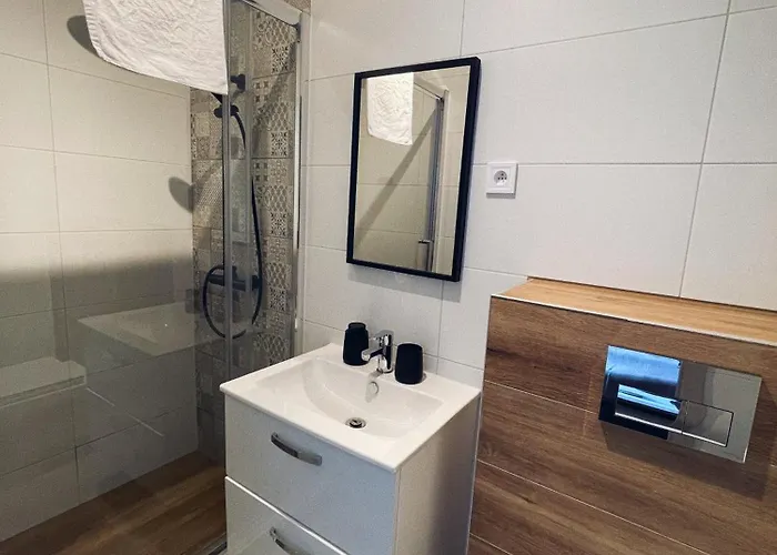 Ostrovia - Nad Morzem 奥斯特罗沃